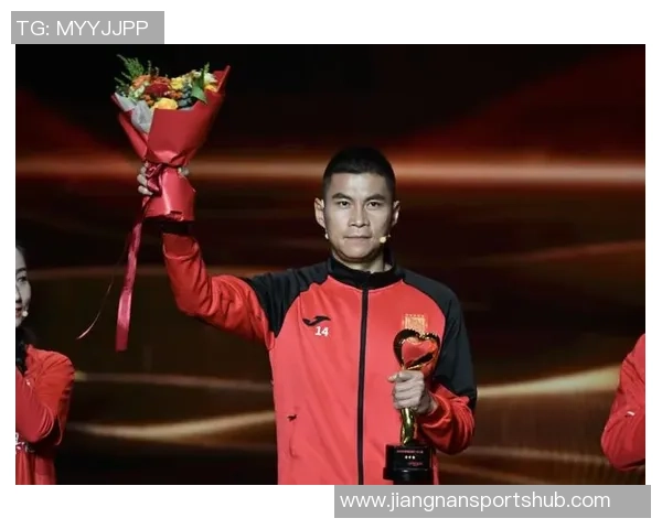 40岁重庆铜梁龙老将黄希扬荣膺感动重庆十大人物称号展现拼搏精神