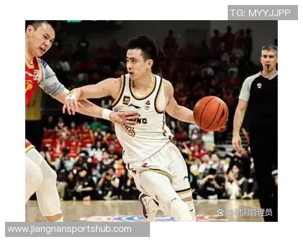 文班双手封盖展现强悍防守紧接连续三分助队打出15-0强势反击